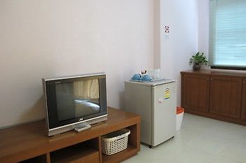 Somjai House Hotell Si Racha Exteriör bild